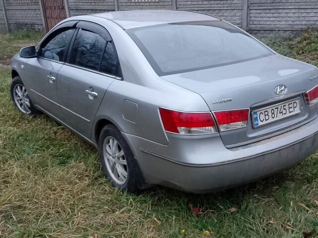 Серый Хендай Соната, объемом двигателя 2 л и пробегом 298 тыс. км за 5000 $, фото 4 на Automoto.ua