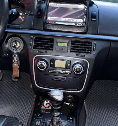 Сірий Хендай Соната, об'ємом двигуна 2.36 л та пробігом 197 тис. км за 6500 $, фото 24 на Automoto.ua