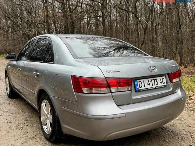 Серый Хендай Соната, объемом двигателя 2 л и пробегом 234 тыс. км за 5500 $, фото 16 на Automoto.ua