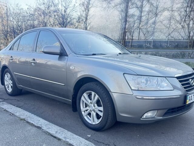 Сірий Хендай Соната, об'ємом двигуна 2 л та пробігом 155 тис. км за 6500 $, фото 3 на Automoto.ua