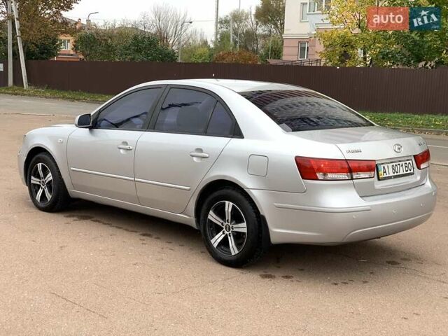 Хендай Соната 2008 в Киеве на Automoto.ua Серый Хендай Соната, объемом двигателя 2 л и пробегом 200 тыс. км за 5700 $, фото 9 на Automoto.ua