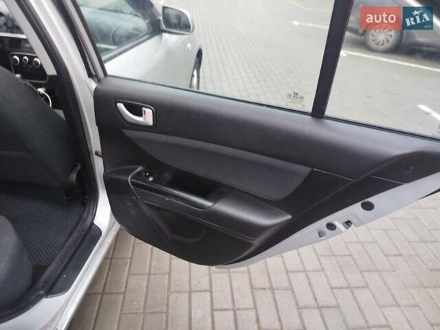 Сірий Хендай Соната, об'ємом двигуна 1.99 л та пробігом 350 тис. км за 6200 $, фото 18 на Automoto.ua