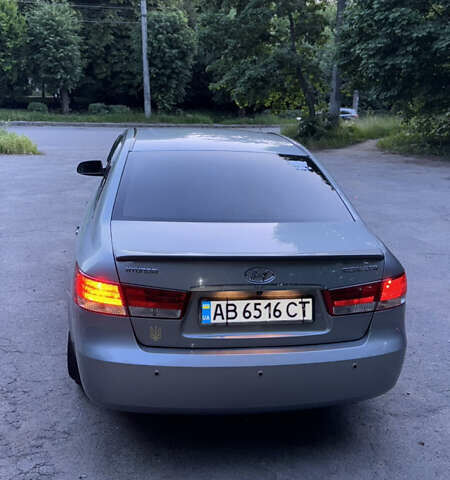 Сірий Хендай Соната, об'ємом двигуна 2.36 л та пробігом 197 тис. км за 6500 $, фото 6 на Automoto.ua