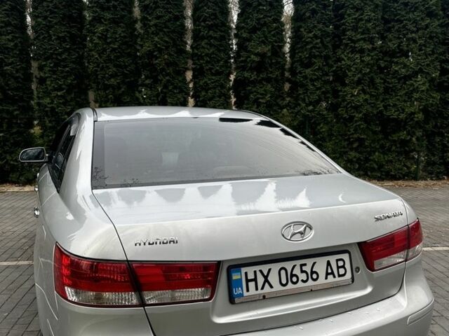 Серый Хендай Соната, объемом двигателя 2 л и пробегом 369 тыс. км за 5899 $, фото 3 на Automoto.ua