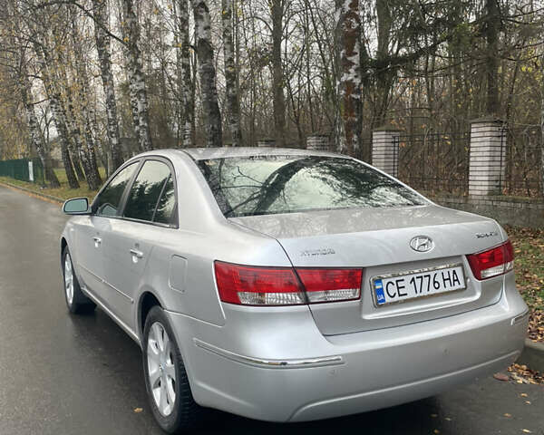 Серый Хендай Соната, объемом двигателя 2.36 л и пробегом 246 тыс. км за 6650 $, фото 2 на Automoto.ua