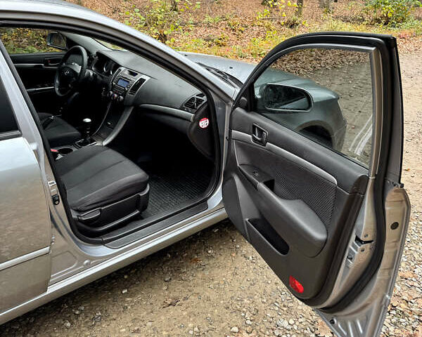 Серый Хендай Соната, объемом двигателя 2 л и пробегом 234 тыс. км за 5500 $, фото 20 на Automoto.ua