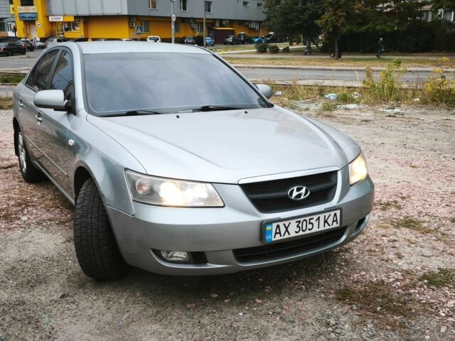 Хендай Соната 2008 у Києві на Automoto.ua Сірий Хендай Соната, об'ємом двигуна 2 л та пробігом 286 тис. км за 5499 $, фото 8 на Automoto.ua