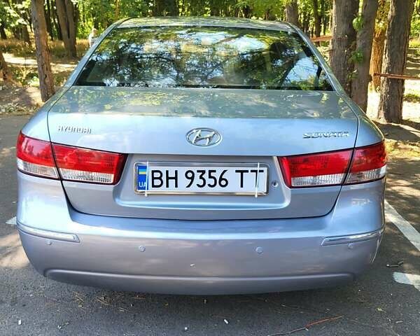 Хендай Соната 2008 у Одесі на Automoto.ua Сірий Хендай Соната, об'ємом двигуна 2 л та пробігом 328 тис. км за 5900 $, фото 3 на Automoto.ua