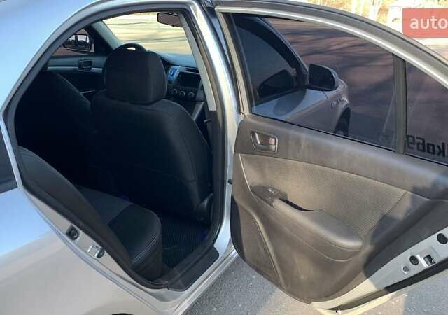 Серый Хендай Соната, объемом двигателя 2 л и пробегом 250 тыс. км за 7000 $, фото 7 на Automoto.ua