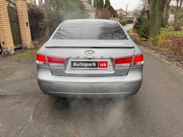 Серый Хендай Соната, объемом двигателя 2.4 л и пробегом 266 тыс. км за 6990 $, фото 5 на Automoto.ua
