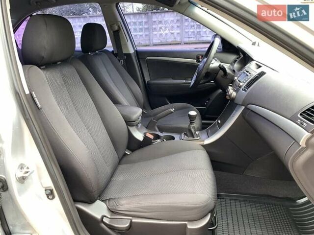 Хендай Соната 2008 в Киеве на Automoto.ua Серый Хендай Соната, объемом двигателя 2 л и пробегом 200 тыс. км за 5700 $, фото 45 на Automoto.ua