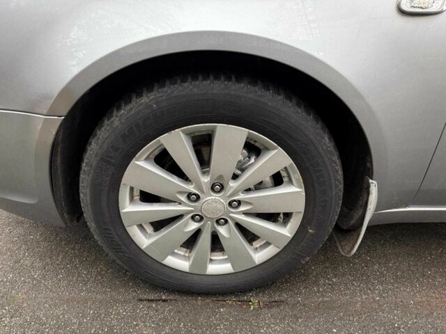 Серый Хендай Соната, объемом двигателя 2.4 л и пробегом 266 тыс. км за 6990 $, фото 9 на Automoto.ua