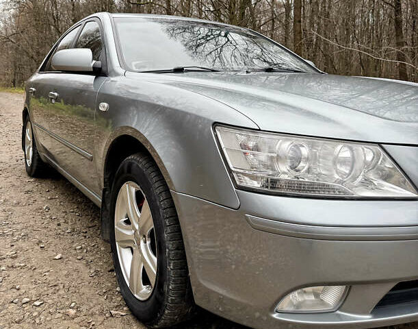 Серый Хендай Соната, объемом двигателя 2 л и пробегом 234 тыс. км за 5500 $, фото 10 на Automoto.ua