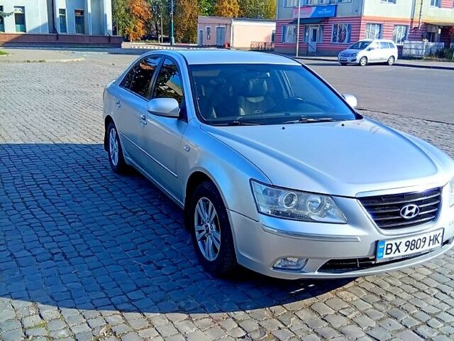 Серый Хендай Соната, объемом двигателя 2 л и пробегом 190 тыс. км за 5500 $, фото 2 на Automoto.ua