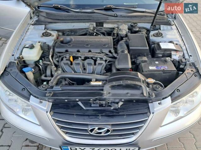 Хендай Соната 2008 у Хмельницькому на Automoto.ua Сірий Хендай Соната, об'ємом двигуна 2.4 л та пробігом 212 тис. км за 6500 $, фото 19 на Automoto.ua