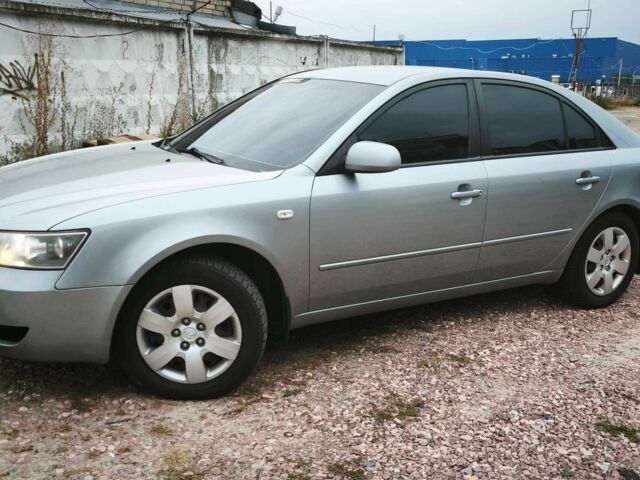 Хендай Соната 2008 у Києві на Automoto.ua Сірий Хендай Соната, об'ємом двигуна 2 л та пробігом 286 тис. км за 5499 $, фото 5 на Automoto.ua