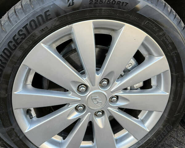 Серый Хендай Соната, объемом двигателя 2.4 л и пробегом 266 тыс. км за 8500 $, фото 56 на Automoto.ua