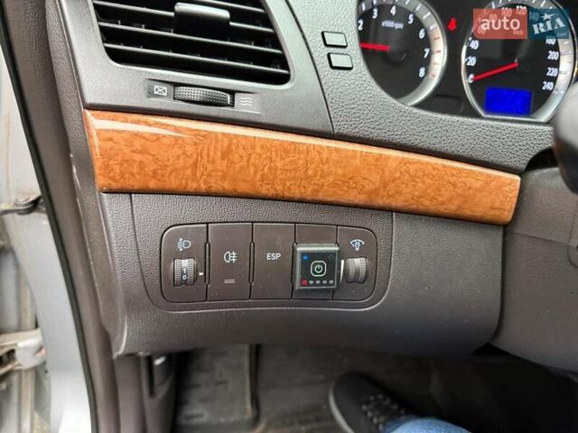 Серый Хендай Соната, объемом двигателя 2.4 л и пробегом 266 тыс. км за 6990 $, фото 12 на Automoto.ua