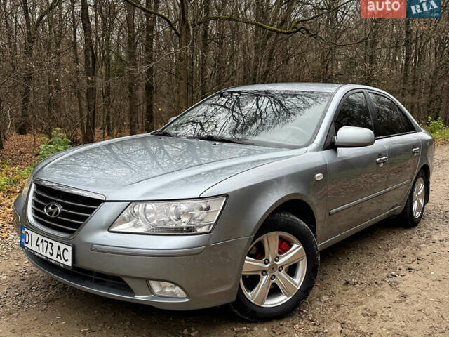 Серый Хендай Соната, объемом двигателя 2 л и пробегом 234 тыс. км за 5500 $, фото 5 на Automoto.ua