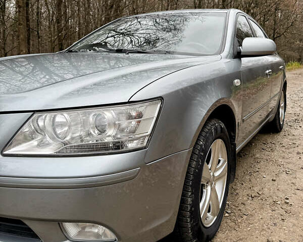 Серый Хендай Соната, объемом двигателя 2 л и пробегом 234 тыс. км за 5500 $, фото 11 на Automoto.ua