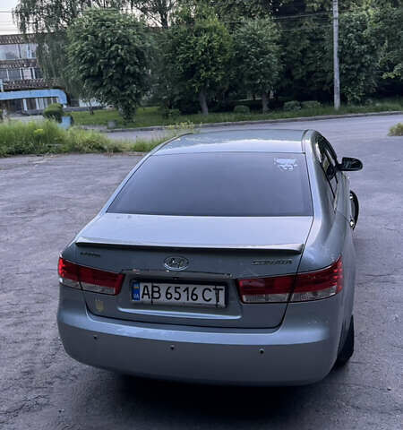 Сірий Хендай Соната, об'ємом двигуна 2.36 л та пробігом 197 тис. км за 6500 $, фото 10 на Automoto.ua