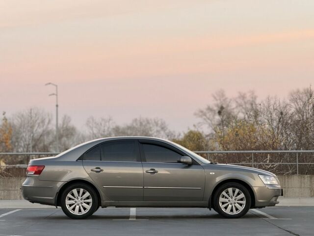 Серый Хендай Соната, объемом двигателя 2.4 л и пробегом 288 тыс. км за 6350 $, фото 4 на Automoto.ua