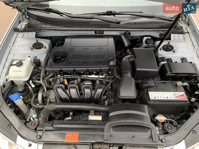 Хендай Соната 2008 в Киеве на Automoto.ua Серый Хендай Соната, объемом двигателя 2 л и пробегом 200 тыс. км за 5700 $, фото 51 на Automoto.ua