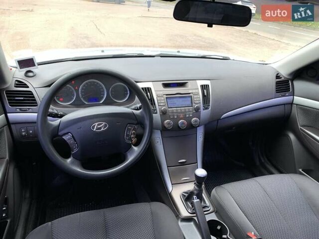 Хендай Соната 2008 в Киеве на Automoto.ua Серый Хендай Соната, объемом двигателя 2 л и пробегом 200 тыс. км за 5700 $, фото 48 на Automoto.ua