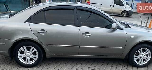 Серый Хендай Соната, объемом двигателя 2 л и пробегом 115 тыс. км за 7800 $, фото 15 на Automoto.ua