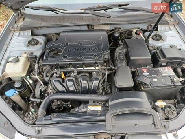 Сірий Хендай Соната, об'ємом двигуна 2 л та пробігом 170 тис. км за 7700 $, фото 7 на Automoto.ua
