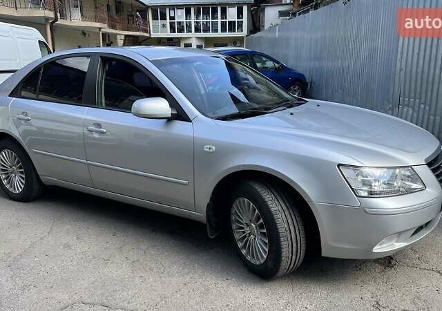 Хендай Соната 2008 в Львове на Automoto.ua Серый Хендай Соната, объемом двигателя 2 л и пробегом 99 тыс. км за 7100 $, фото 2 на Automoto.ua