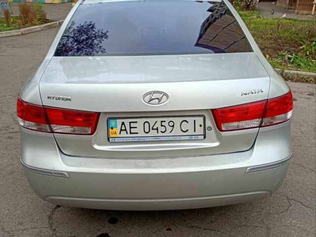 Сірий Хендай Соната, об'ємом двигуна 2 л та пробігом 350 тис. км за 4700 $, фото 4 на Automoto.ua