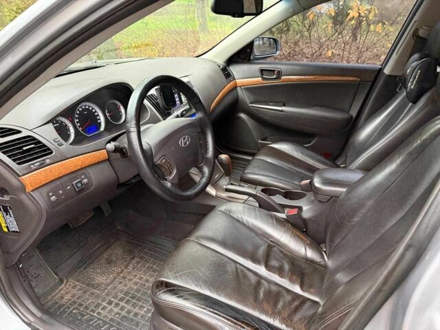 Серый Хендай Соната, объемом двигателя 2.4 л и пробегом 266 тыс. км за 6990 $, фото 11 на Automoto.ua