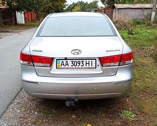 Серый Хендай Соната, объемом двигателя 2 л и пробегом 177 тыс. км за 7100 $, фото 10 на Automoto.ua