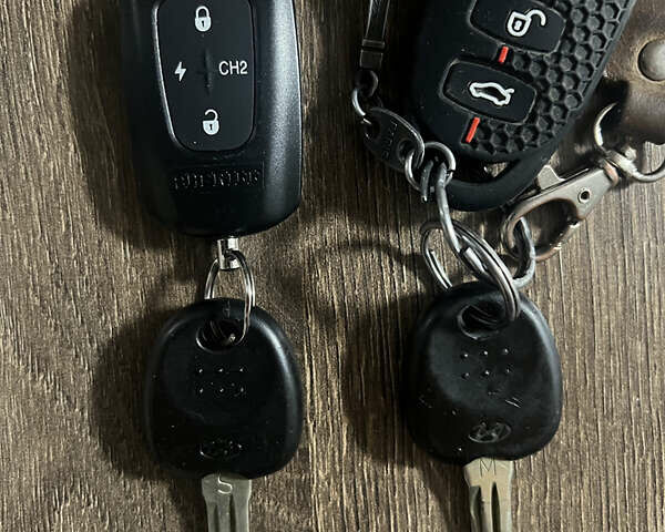 Сірий Хендай Соната, об'ємом двигуна 2.36 л та пробігом 197 тис. км за 6500 $, фото 39 на Automoto.ua