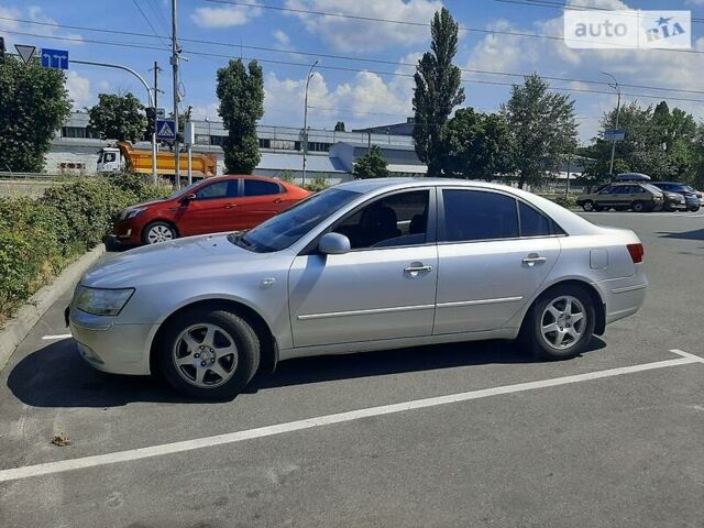 Сірий Хендай Соната, об'ємом двигуна 2 л та пробігом 278 тис. км за 7000 $, фото 9 на Automoto.ua