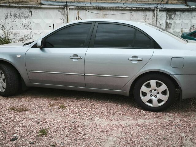 Хендай Соната 2008 у Києві на Automoto.ua Сірий Хендай Соната, об'ємом двигуна 2 л та пробігом 286 тис. км за 5499 $, фото 3 на Automoto.ua