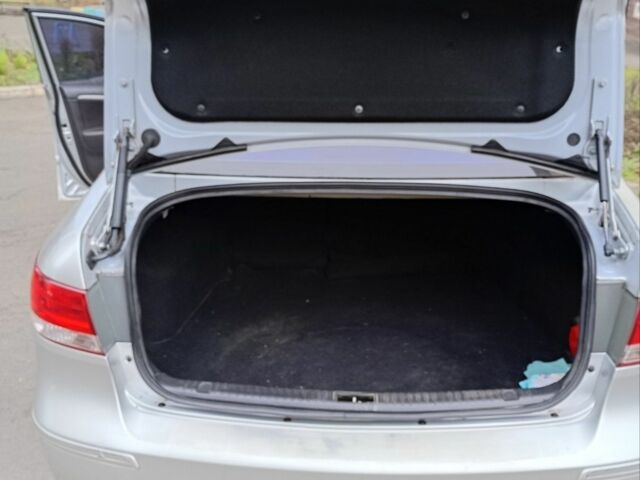 Сірий Хендай Соната, об'ємом двигуна 2 л та пробігом 350 тис. км за 4700 $, фото 5 на Automoto.ua