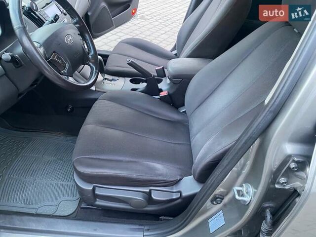 Серый Хендай Соната, объемом двигателя 2 л и пробегом 115 тыс. км за 7800 $, фото 23 на Automoto.ua