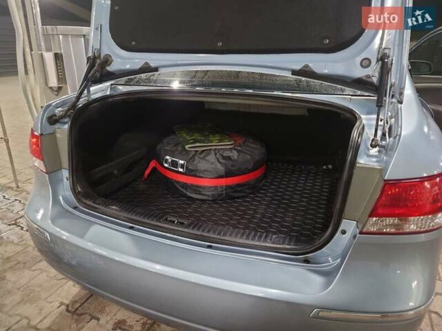 Серый Хендай Соната, объемом двигателя 2 л и пробегом 239 тыс. км за 6400 $, фото 7 на Automoto.ua