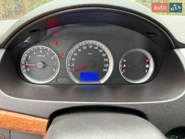 Серый Хендай Соната, объемом двигателя 2.4 л и пробегом 266 тыс. км за 6990 $, фото 13 на Automoto.ua
