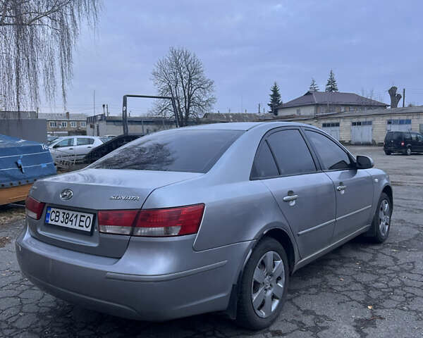Серый Хендай Соната, объемом двигателя 2 л и пробегом 260 тыс. км за 4700 $, фото 3 на Automoto.ua