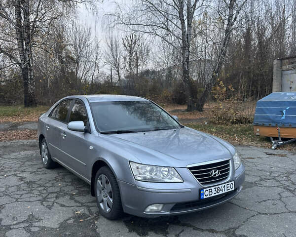 Серый Хендай Соната, объемом двигателя 2 л и пробегом 260 тыс. км за 4700 $, фото 1 на Automoto.ua