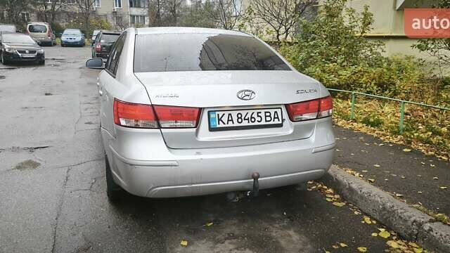 Серый Хендай Соната, объемом двигателя 2 л и пробегом 354 тыс. км за 5300 $, фото 5 на Automoto.ua