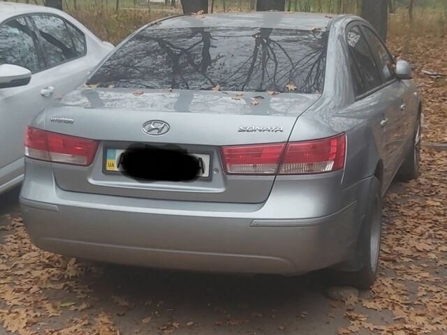 Серый Хендай Соната, объемом двигателя 2 л и пробегом 230 тыс. км за 4500 $, фото 1 на Automoto.ua