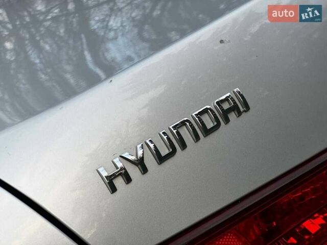 Сірий Хендай Соната, об'ємом двигуна 2 л та пробігом 180 тис. км за 5700 $, фото 24 на Automoto.ua