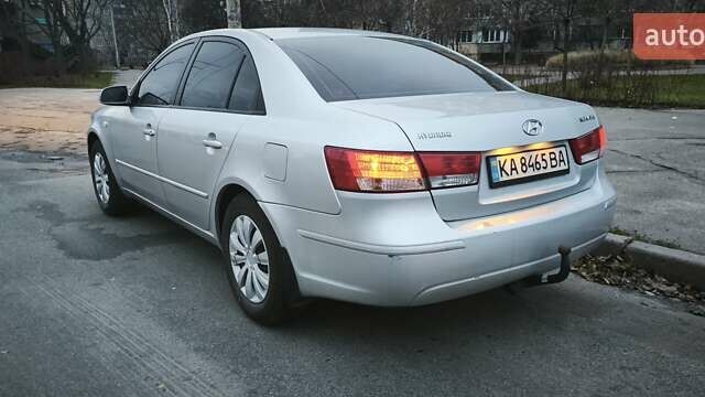 Серый Хендай Соната, объемом двигателя 2 л и пробегом 354 тыс. км за 5200 $, фото 3 на Automoto.ua