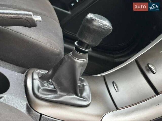 Сірий Хендай Соната, об'ємом двигуна 2 л та пробігом 180 тис. км за 5700 $, фото 49 на Automoto.ua