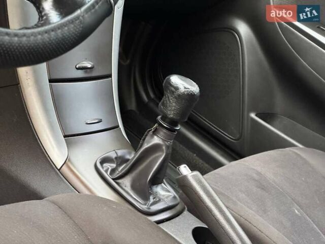 Сірий Хендай Соната, об'ємом двигуна 2 л та пробігом 180 тис. км за 5700 $, фото 30 на Automoto.ua