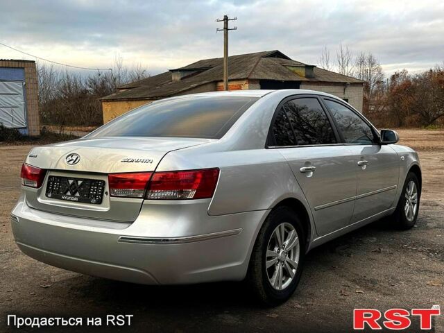 Сірий Хендай Соната, об'ємом двигуна 2 л та пробігом 180 тис. км за 5700 $, фото 6 на Automoto.ua